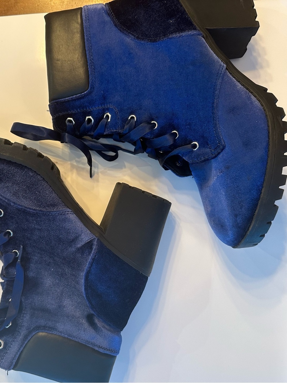 Steve Madden Navy Velvet Lace Up Block Heel Boots Size 9M - Picture 3 of 9